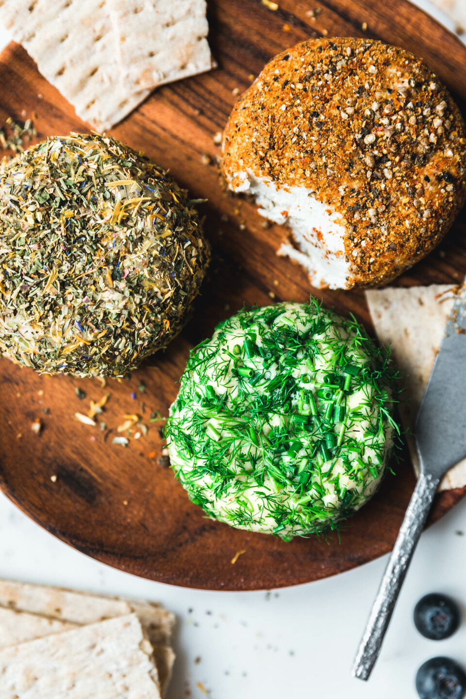 Veganer, gereifter Cashewkäse