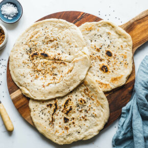 Einfaches veganes Fladenbrot aus der Pfanne