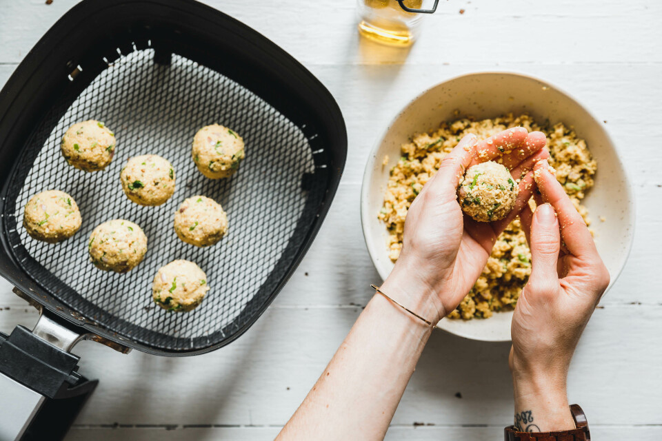 Masala Dal Vada – Indische Kichererbsenbällchen mit Minz-Chutney
