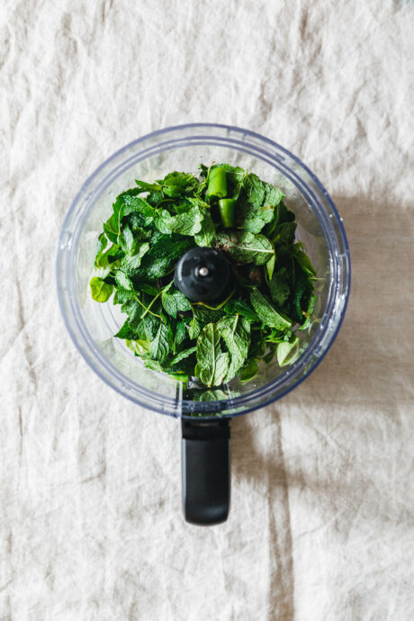 Masala Dal Vada – Indische Kichererbsenbällchen mit Minz-Chutney