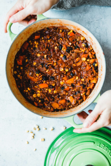 Kürbis-Chili mit braunen Linsen & Pumpkin Spice