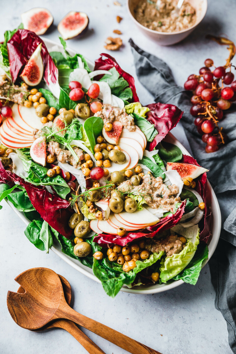 Herbstsalat mit Next Level Walnuss-Miso-Dressing