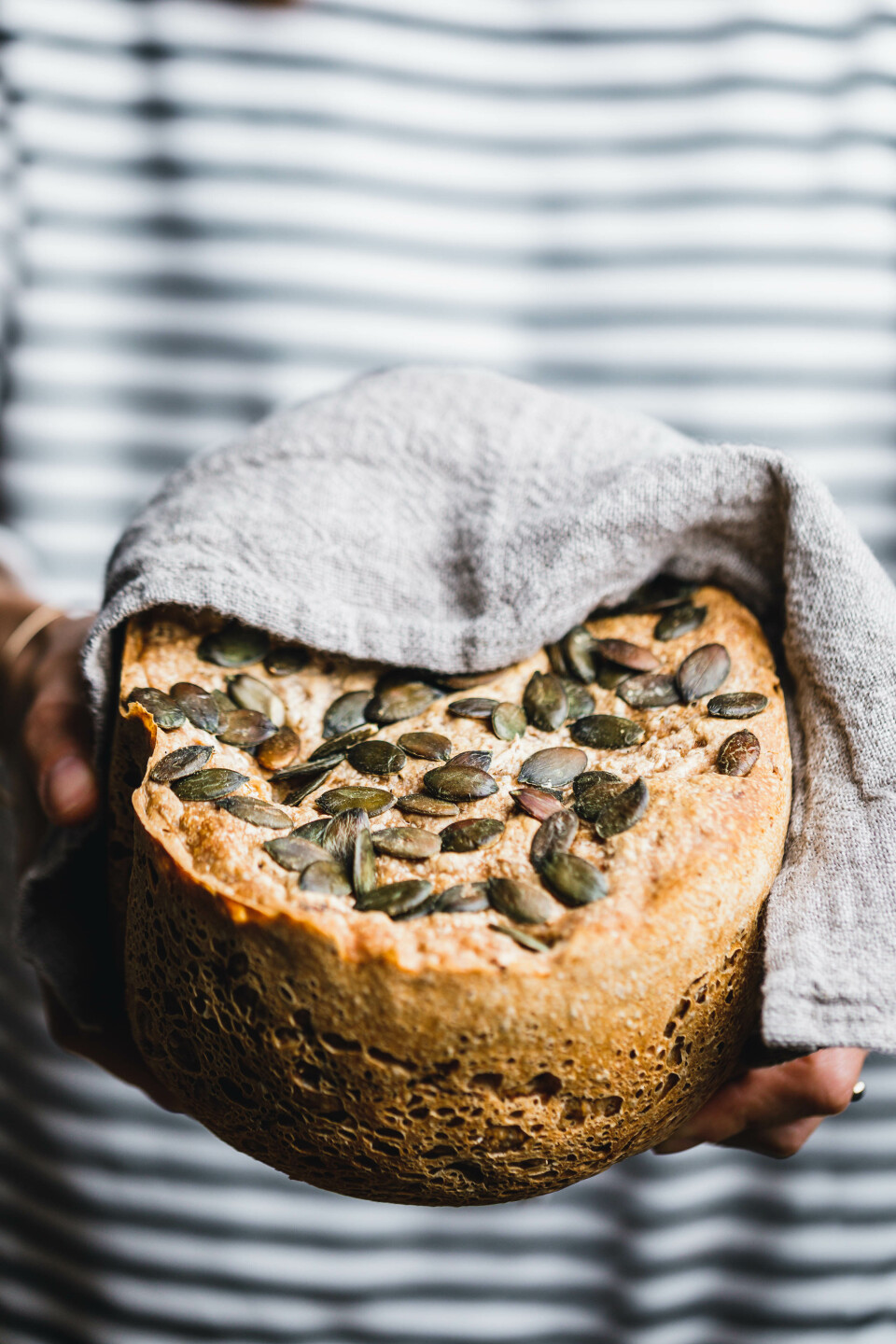 Sauerteig-Zwiebelbrot mit Kürbis