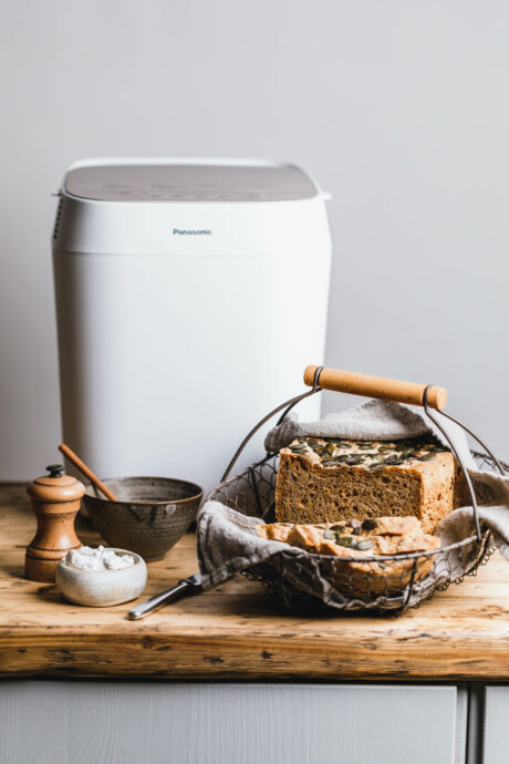 Sauerteig-Zwiebelbrot mit Kürbis