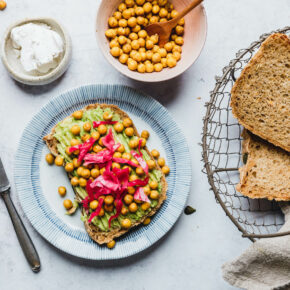 Sauerteig-Zwiebelbrot mit Kürbis