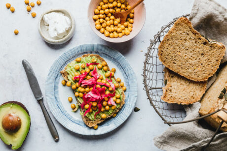Sauerteig-Zwiebelbrot mit Kürbis