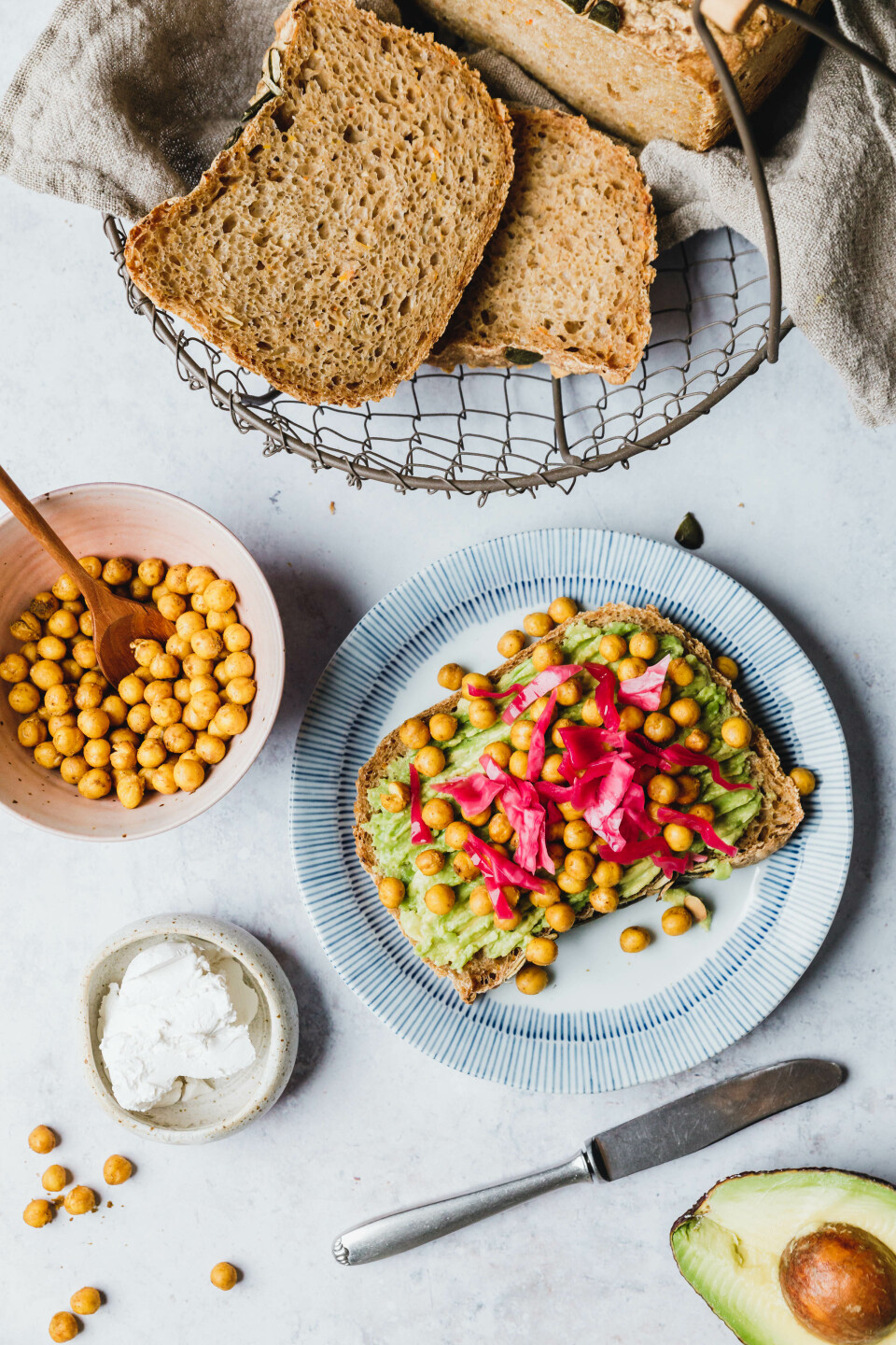 Sauerteig-Zwiebelbrot mit Kürbis