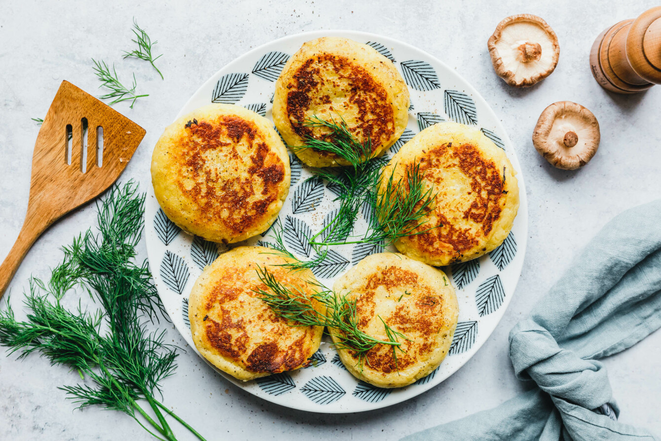 Knusprige Potato Cakes mit Pilzfüllung & frischem Dill