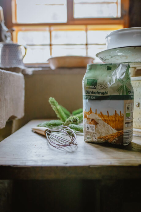 Buchweizen-Blinis mit Rote-Bete-Meerrettich-Creme & Gin-Karottenlachs