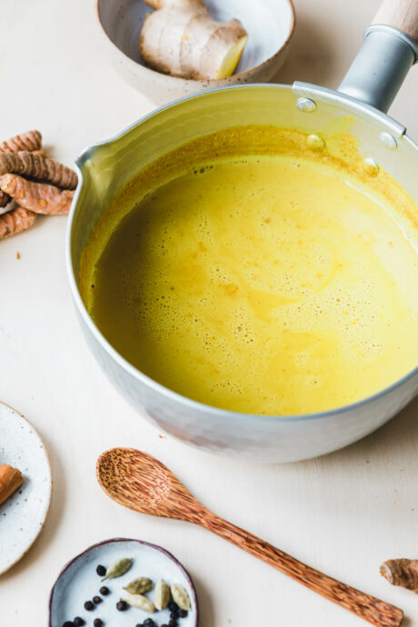 Goldene Milch mit selbstgmachter Kurkumapaste