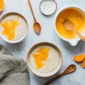 Grießbrei mit Mandarinensauce