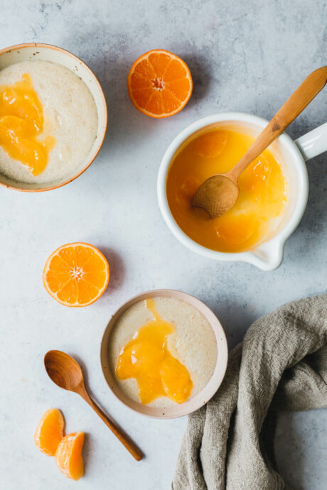 Grießbrei mit Mandarinensauce