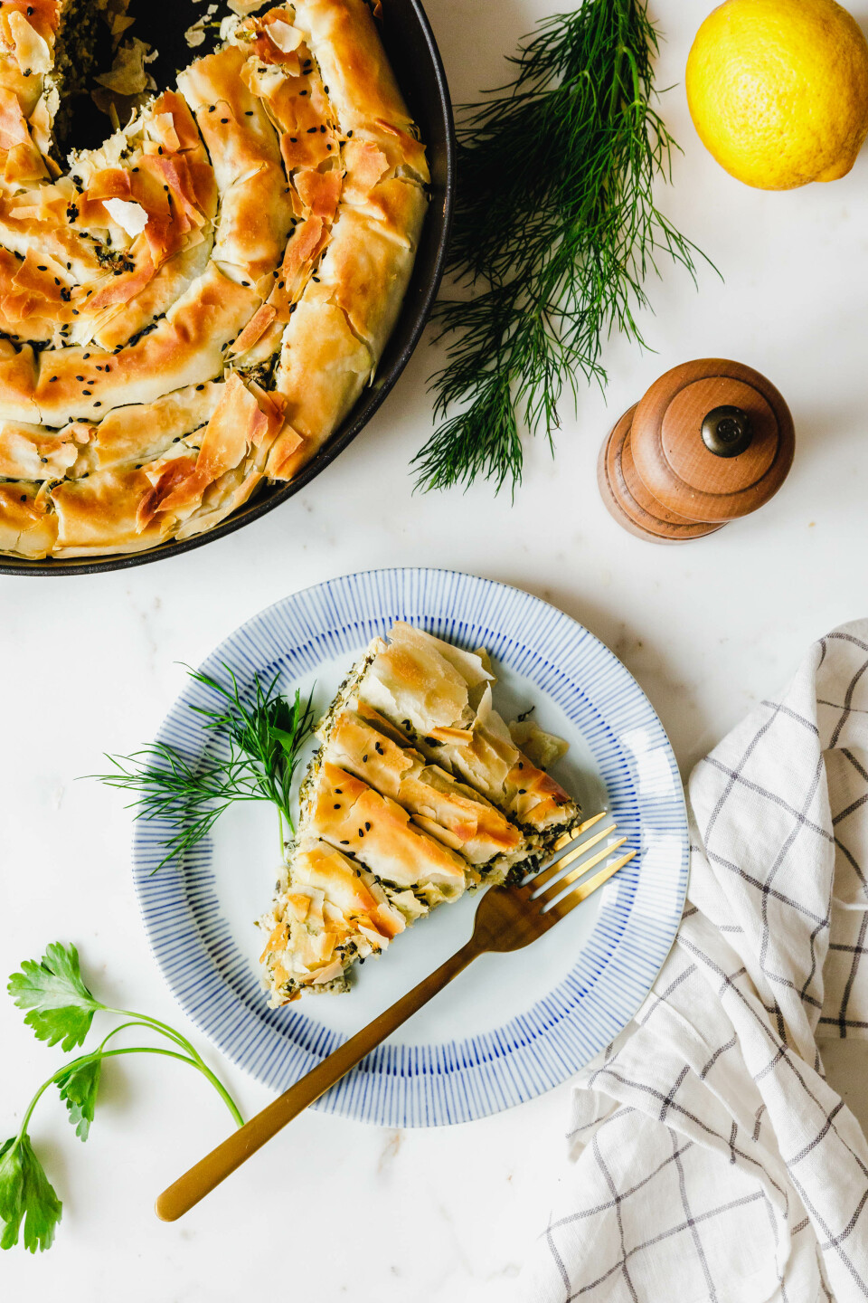 Spanakopita - Griechischer Spinatstrudel