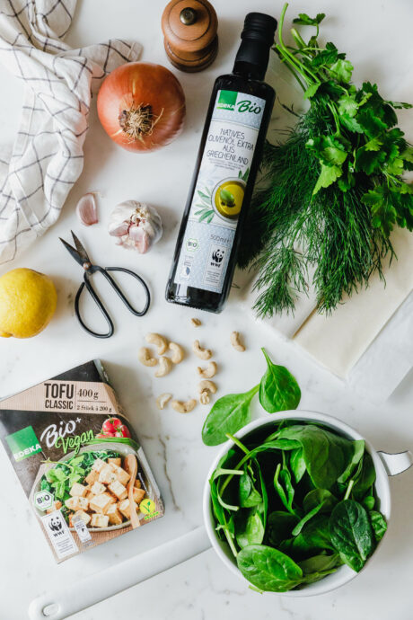 Spanakopita - Griechischer Spinatstrudel