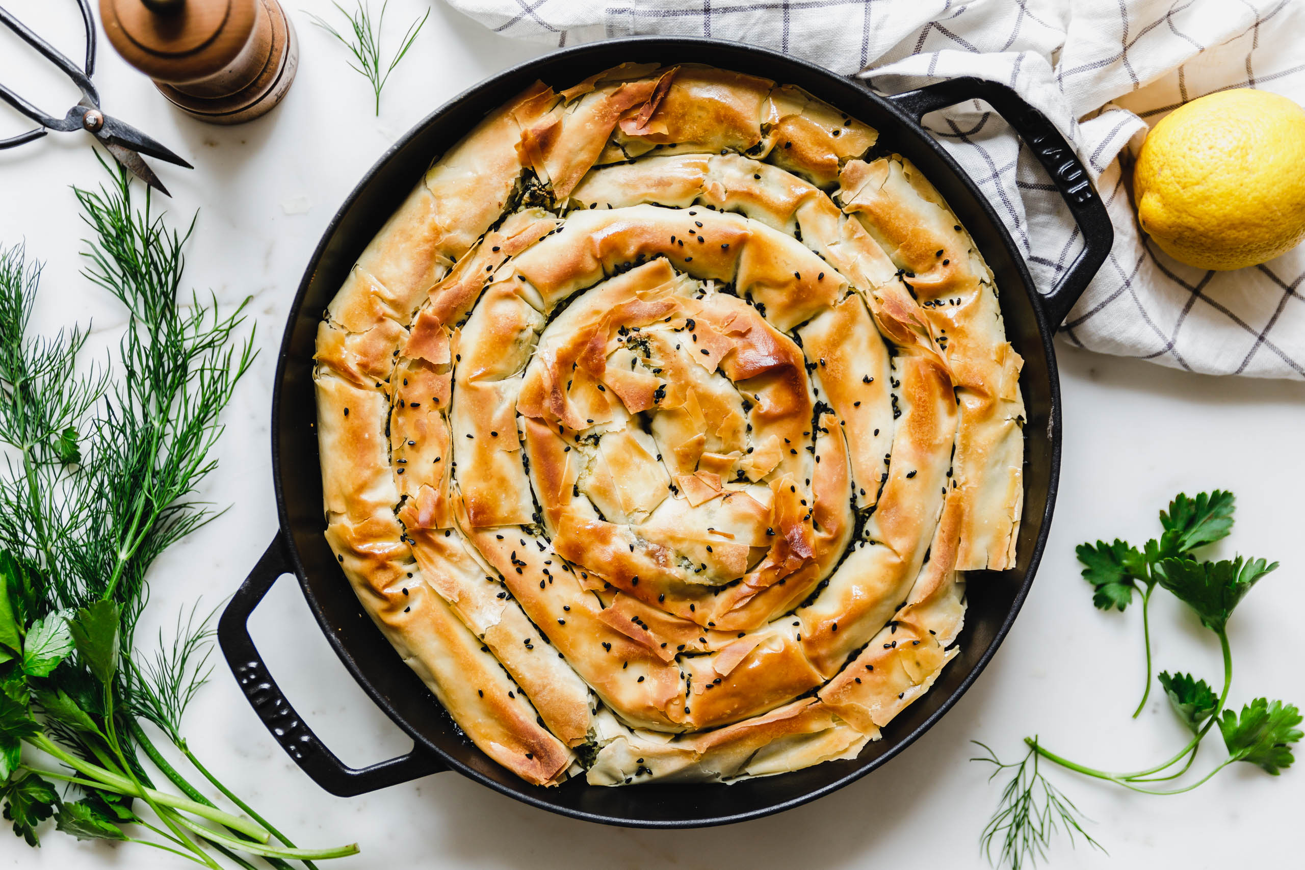 Spanakopita - Griechischer Spinatstrudel