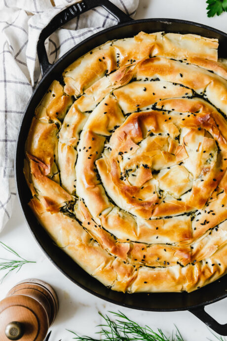 Spanakopita - Griechischer Spinatstrudel