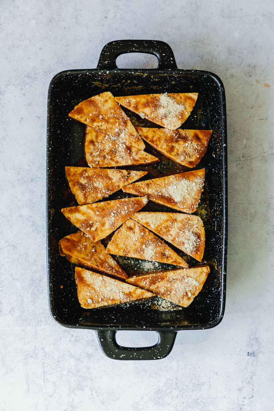Marinierter Tofu vor dem Rösten