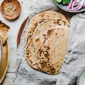 Einfache Chapatis mit Vollkornmehl