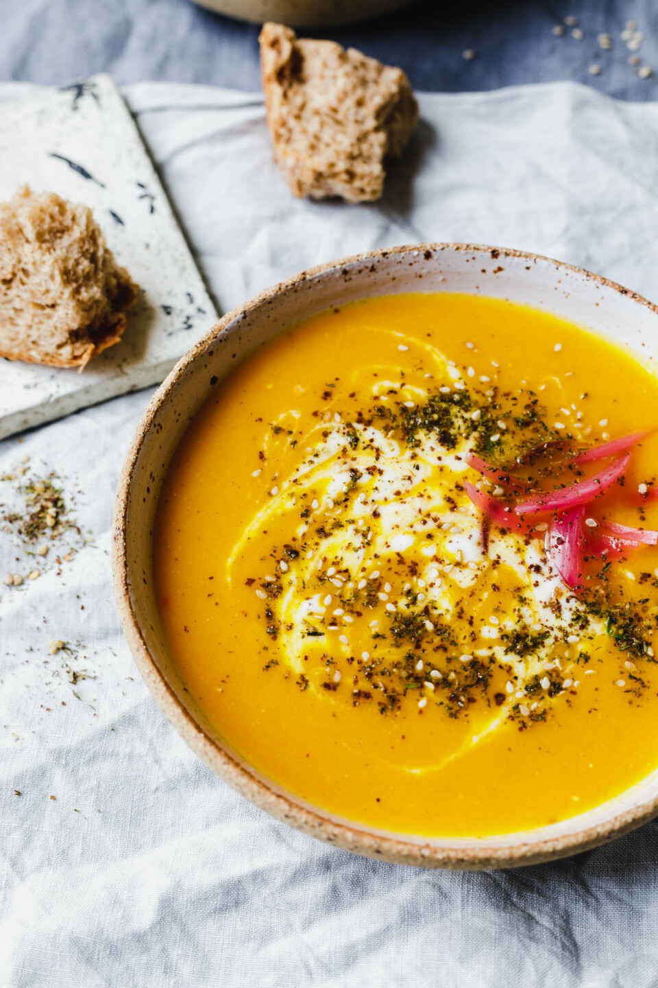 Karottensuppe mit weißen Bohnen & Zatar
