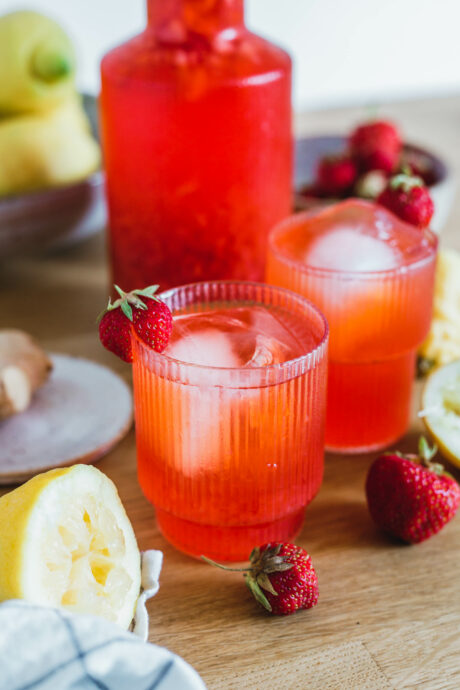 Switchel mit Ingwer & Erdbeeren