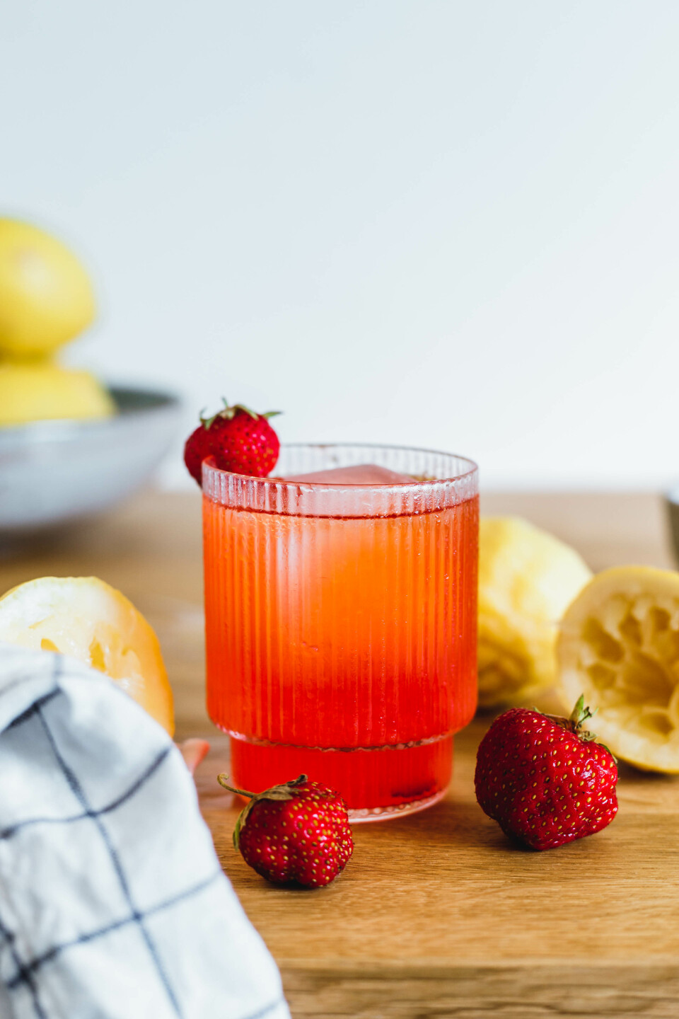 Switchel mit Ingwer & Erdbeeren