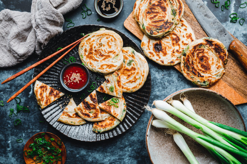 Chinesische Frühlingszwiebel-Pancakes oder auch Cong You Bing