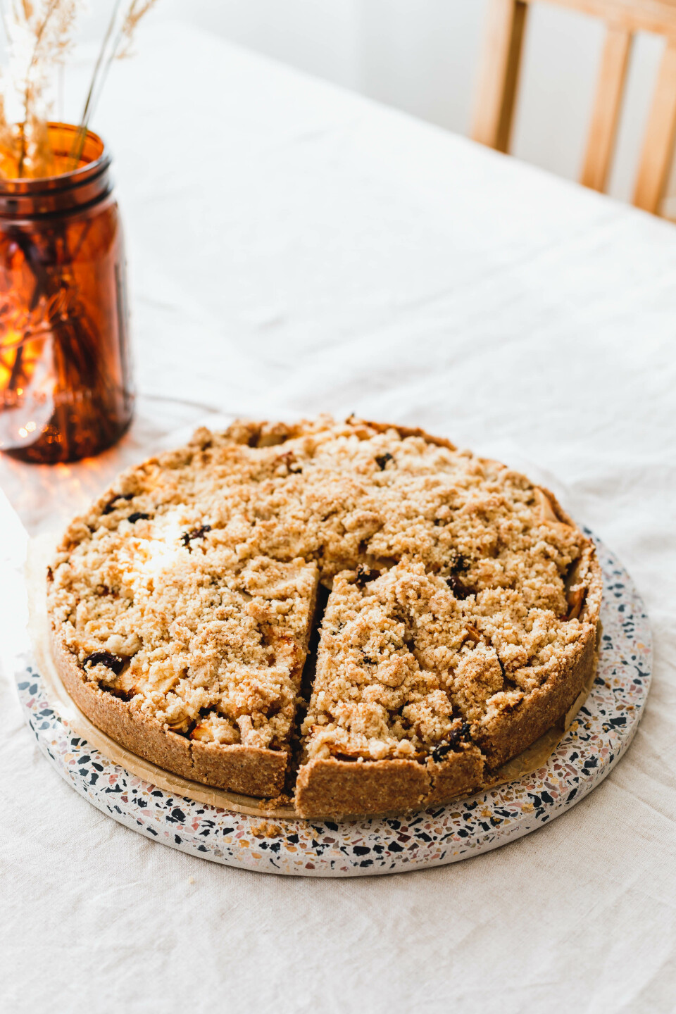 Einfacher veganer Apfelkuchen mit Streuseln