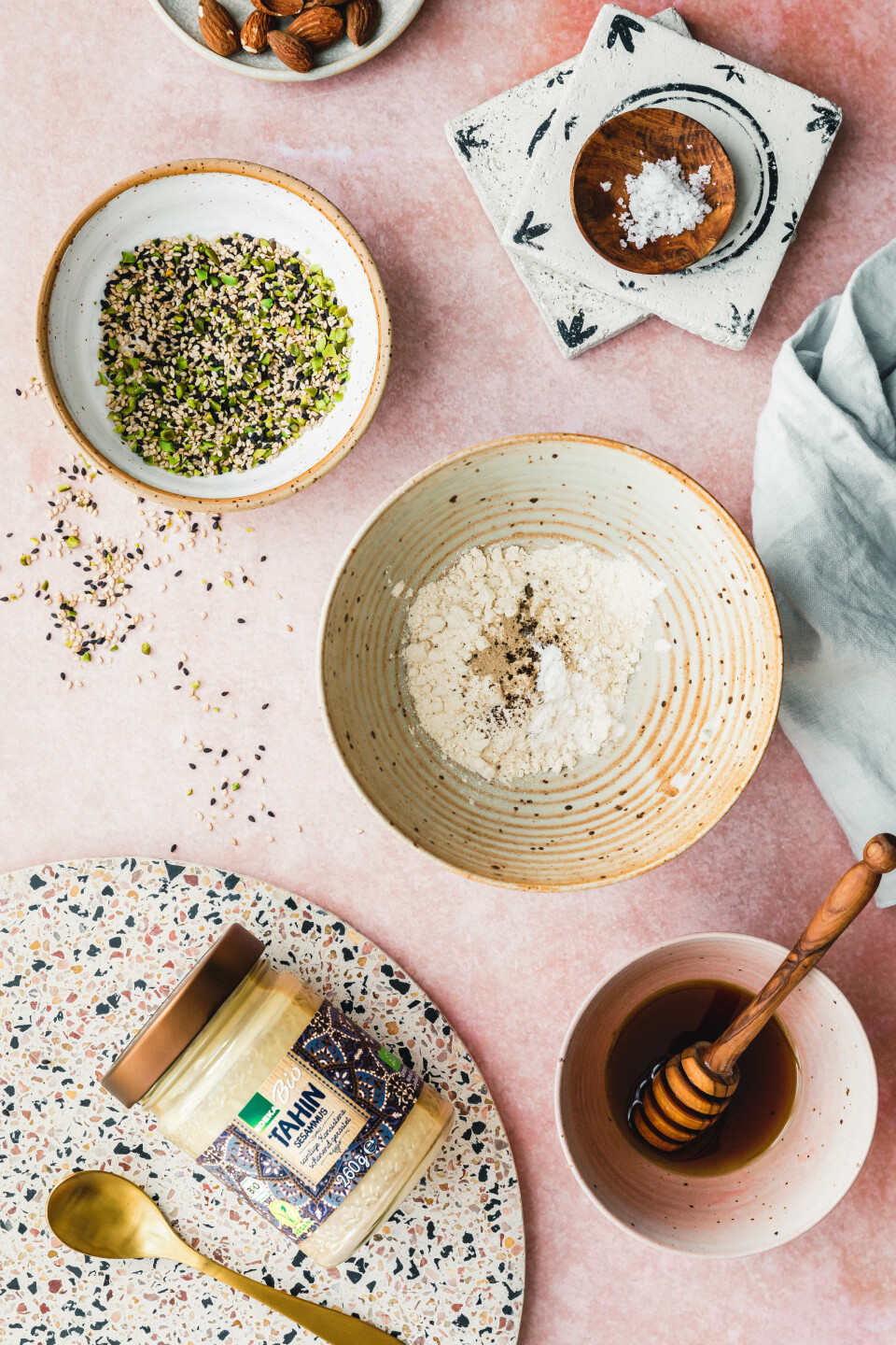 Tahinkekse mit Kardamom & Pistazien