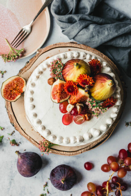 Veganer Naked Cake mit Haselnuss