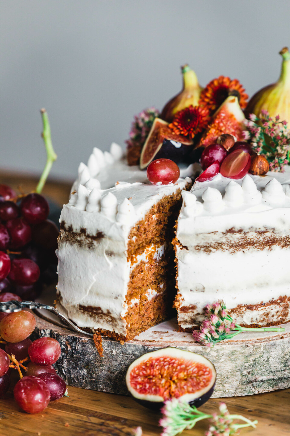 Veganer Naked Cake mit Haselnuss