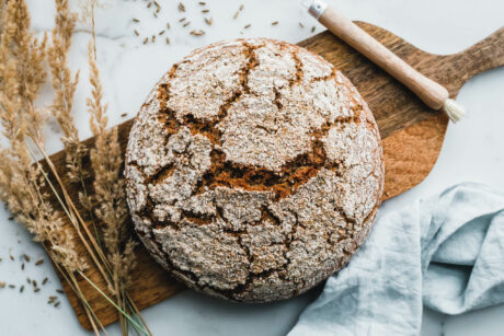 Vollkornbrot mit frisch gemahlenem Roggen & Weizen