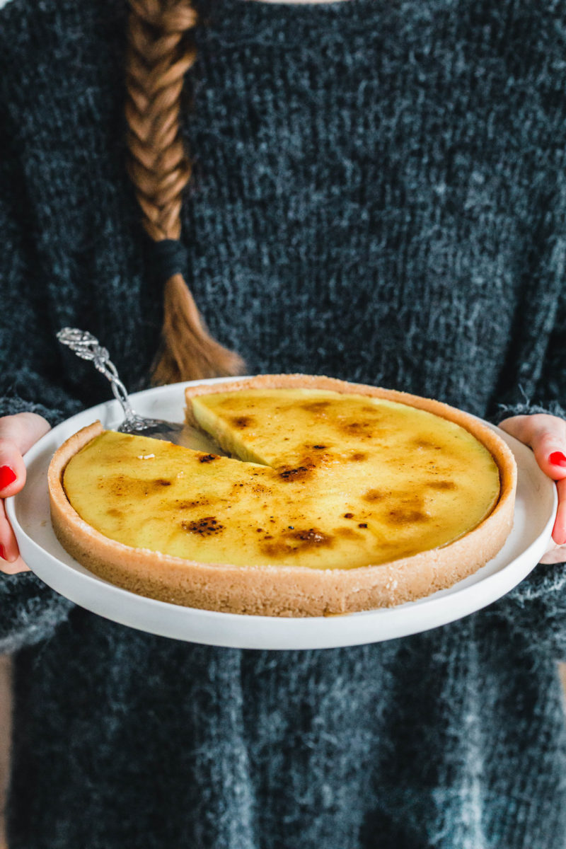 Vegane Crème Brûlée Tarte mit Spekulatiusboden