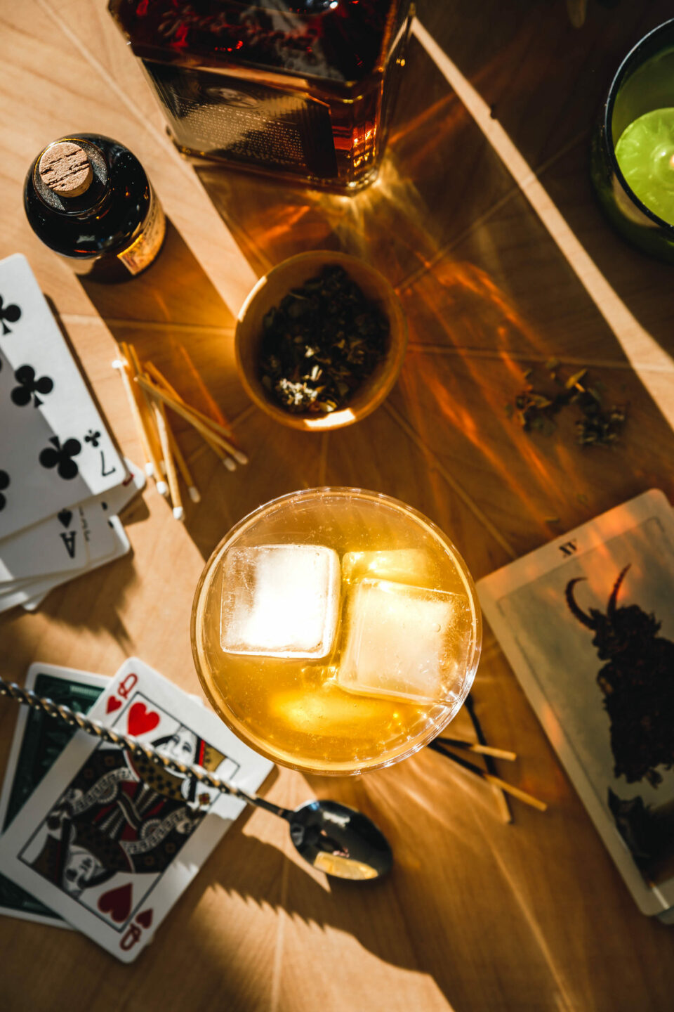 Veganer Whiskey Sour mit Apfelsirup