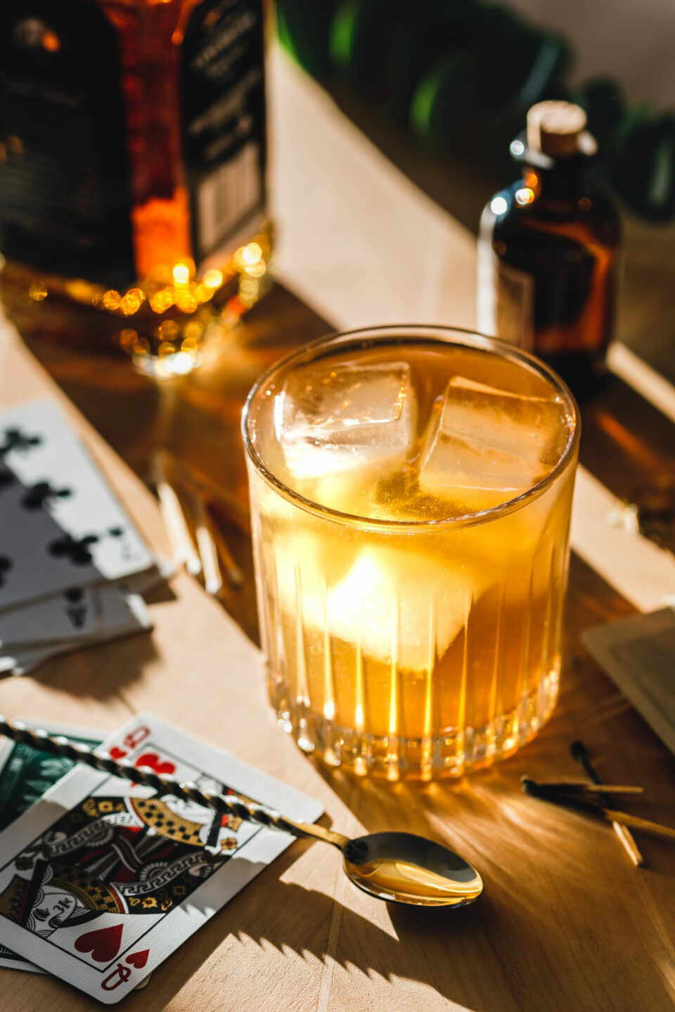 Veganer Whiskey Sour mit Apfelsirup