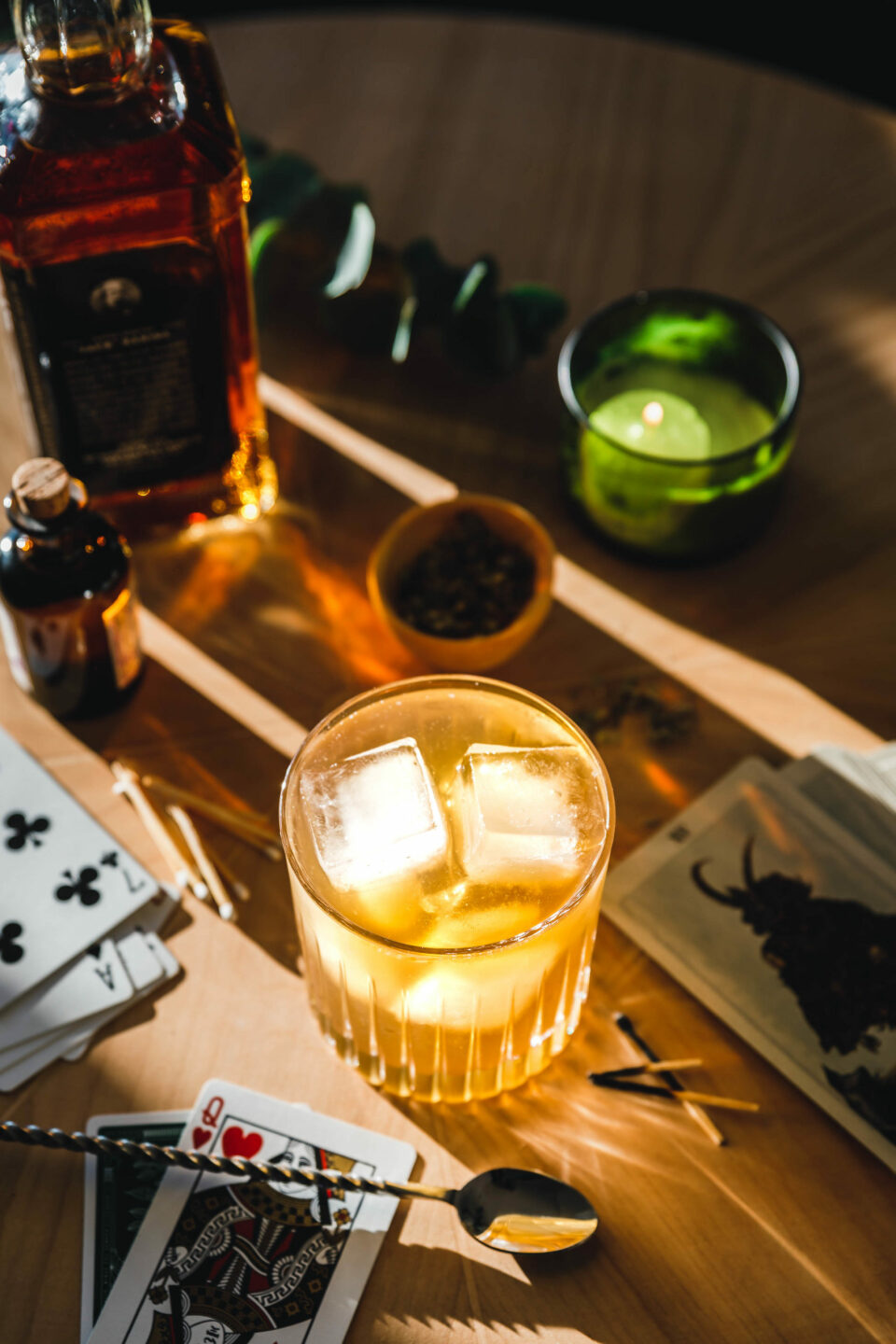 Veganer Whiskey Sour mit Apfelsirup
