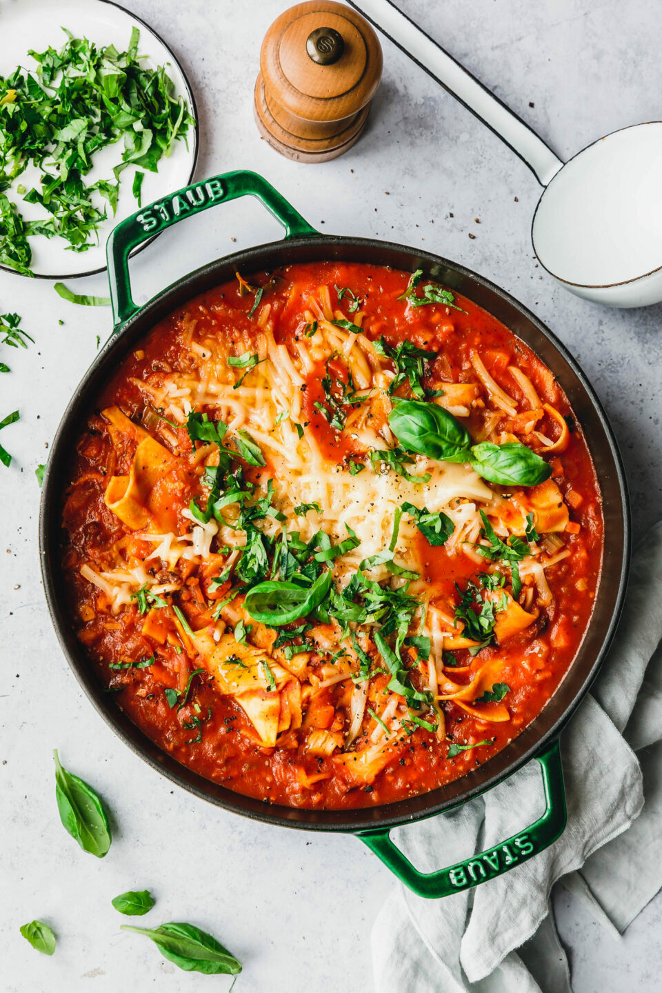 Die leckerste vegane Lasagnesuppe