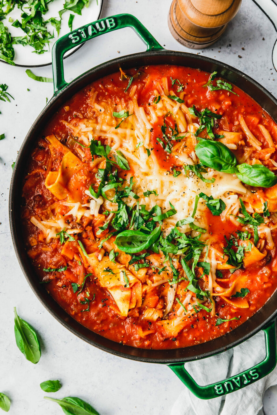 Die leckerste vegane Lasagnesuppe