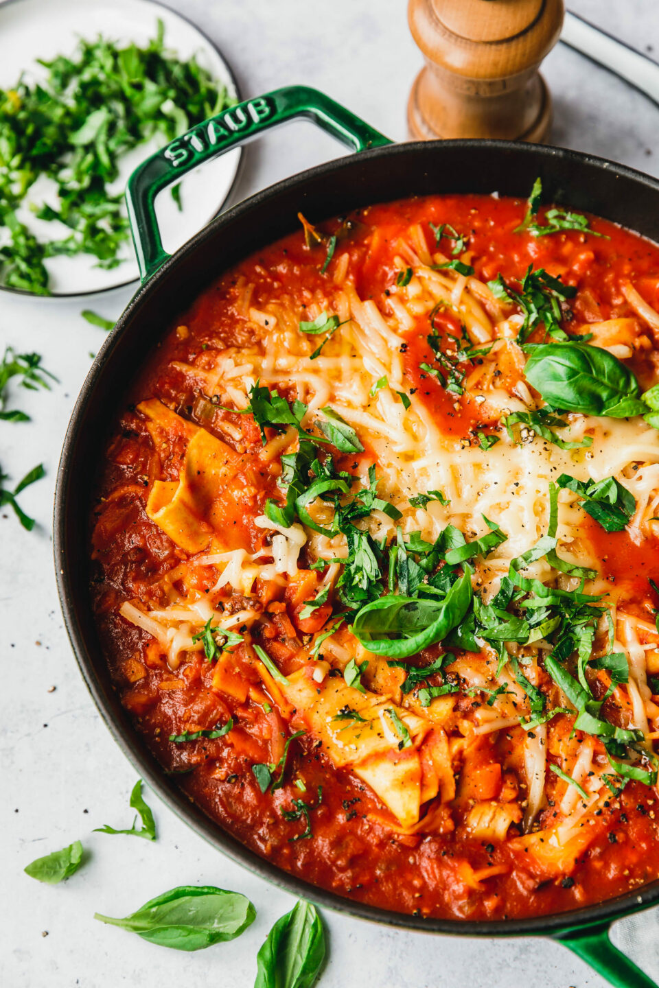 Die leckerste vegane Lasagnesuppe