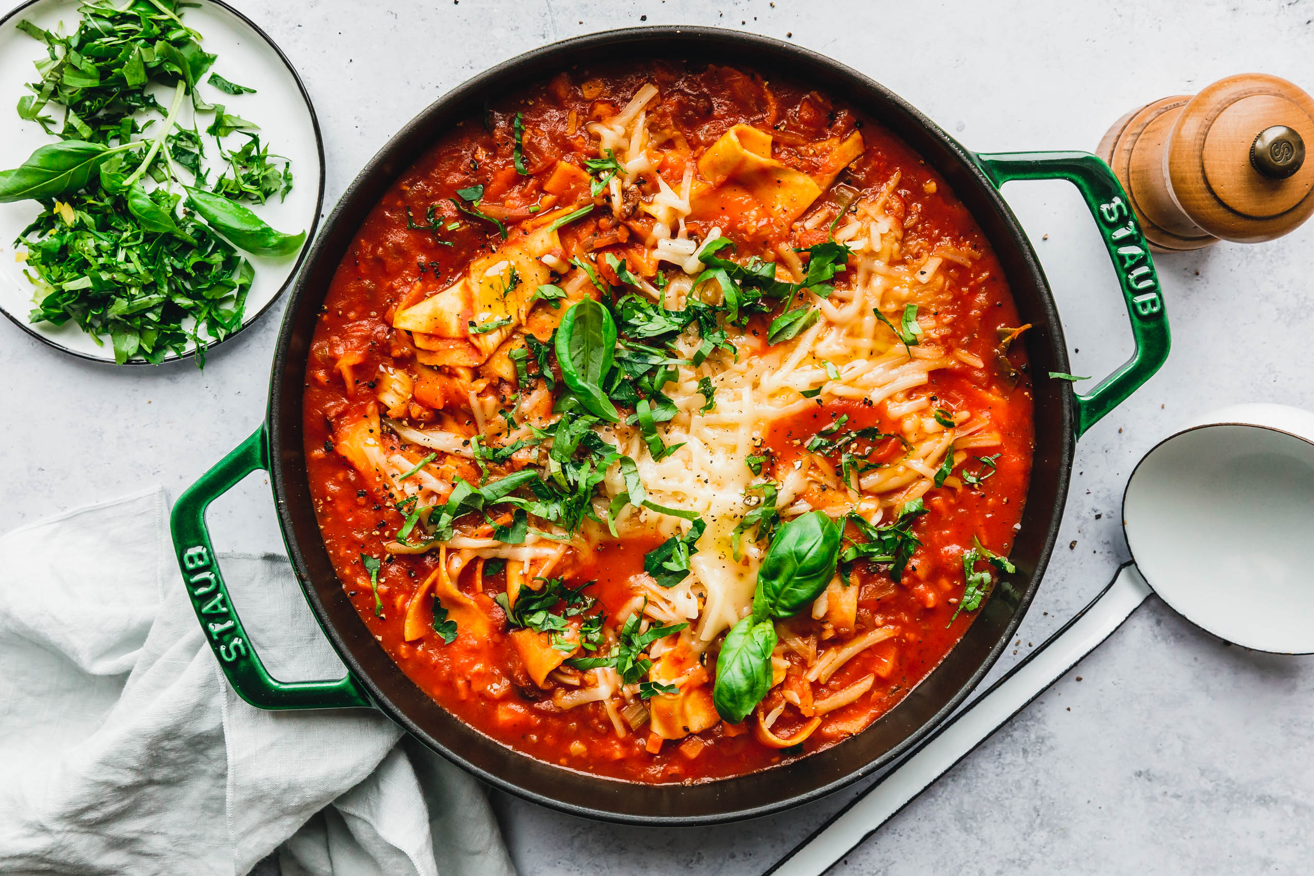 Die leckerste vegane Lasagnesuppe