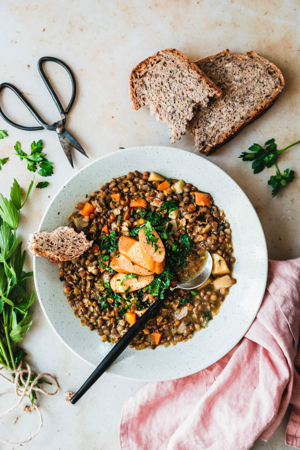 Nadines liebster veganer Linseneintopf