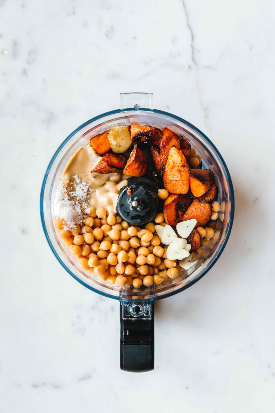 Gerösteter Karottenhummus