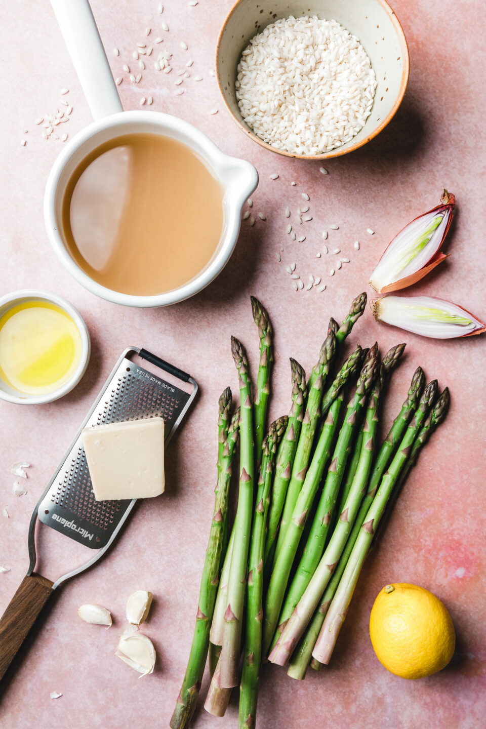 Veganes Risotto mit geröstetem Spargel