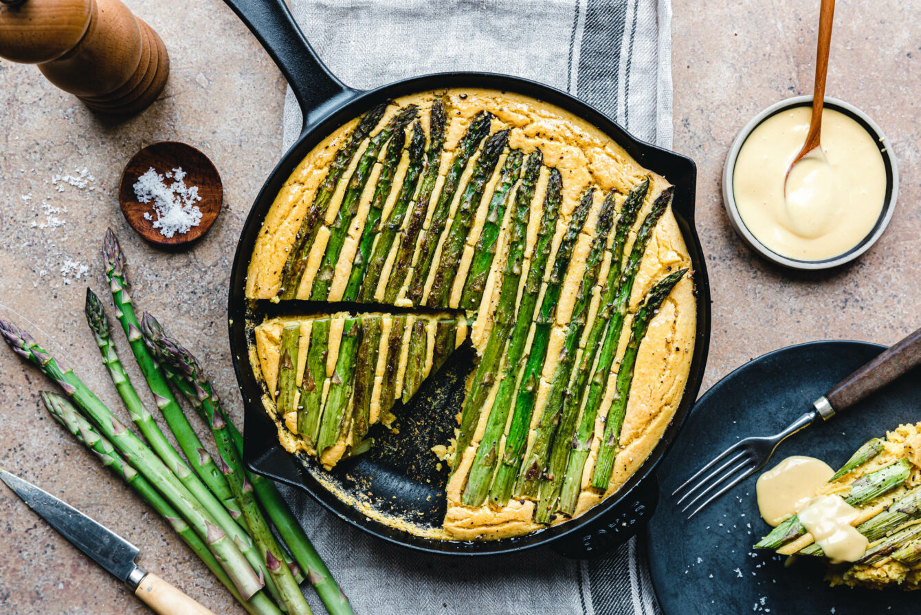 Kichererbsenfrittata mit grünem Spargel