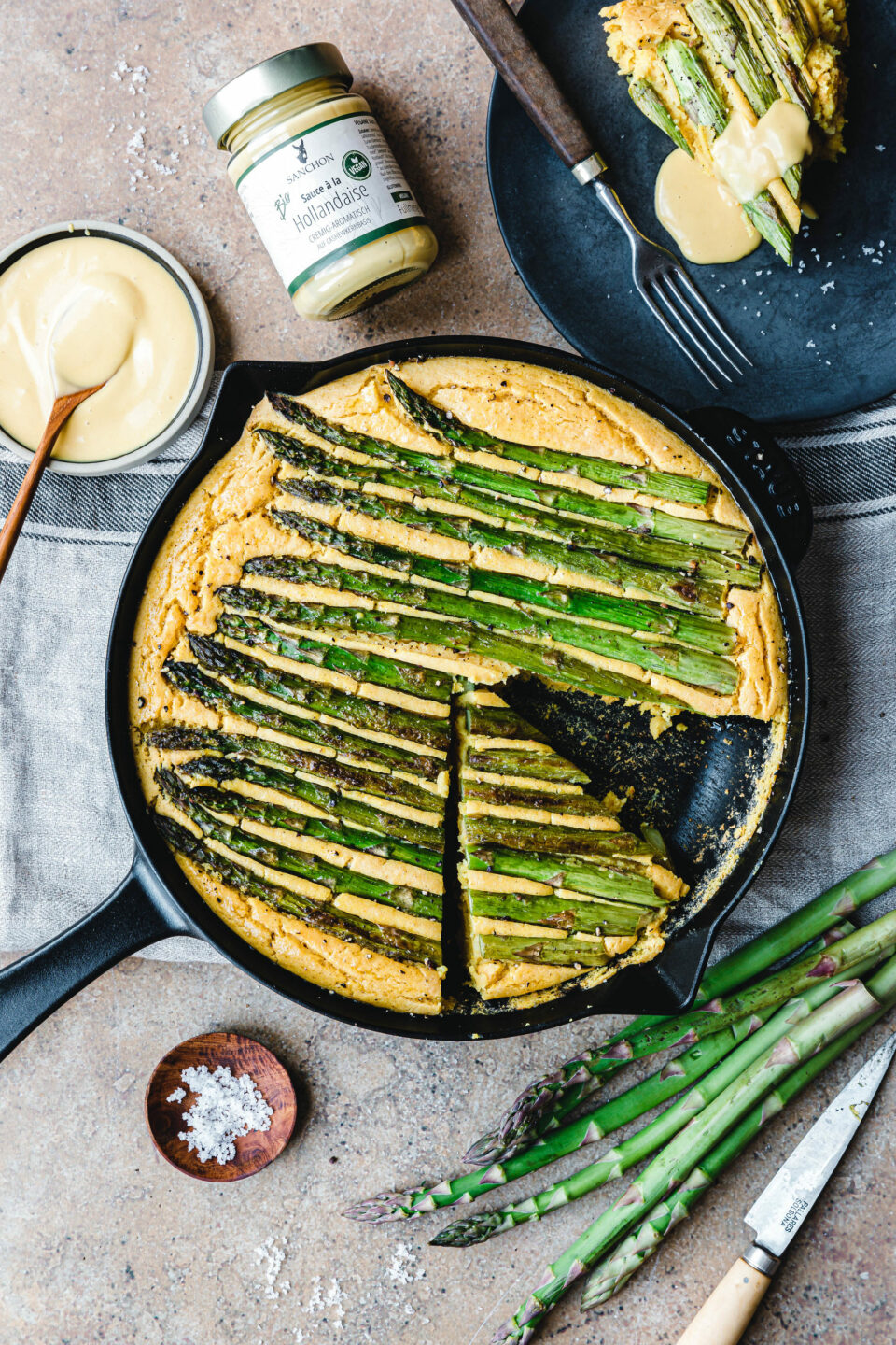 Kichererbsenfrittata mit grünem Spargel