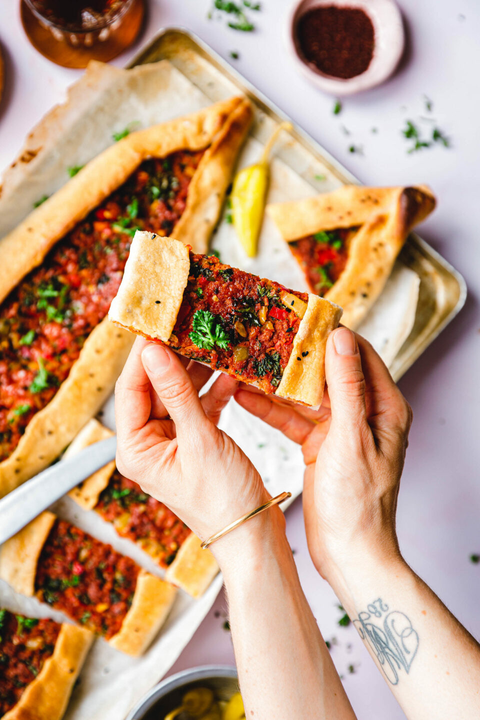 Pide mit veganem Hackfleisch