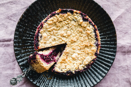 Veganer Heidelbeerkuchen mit Streuseln