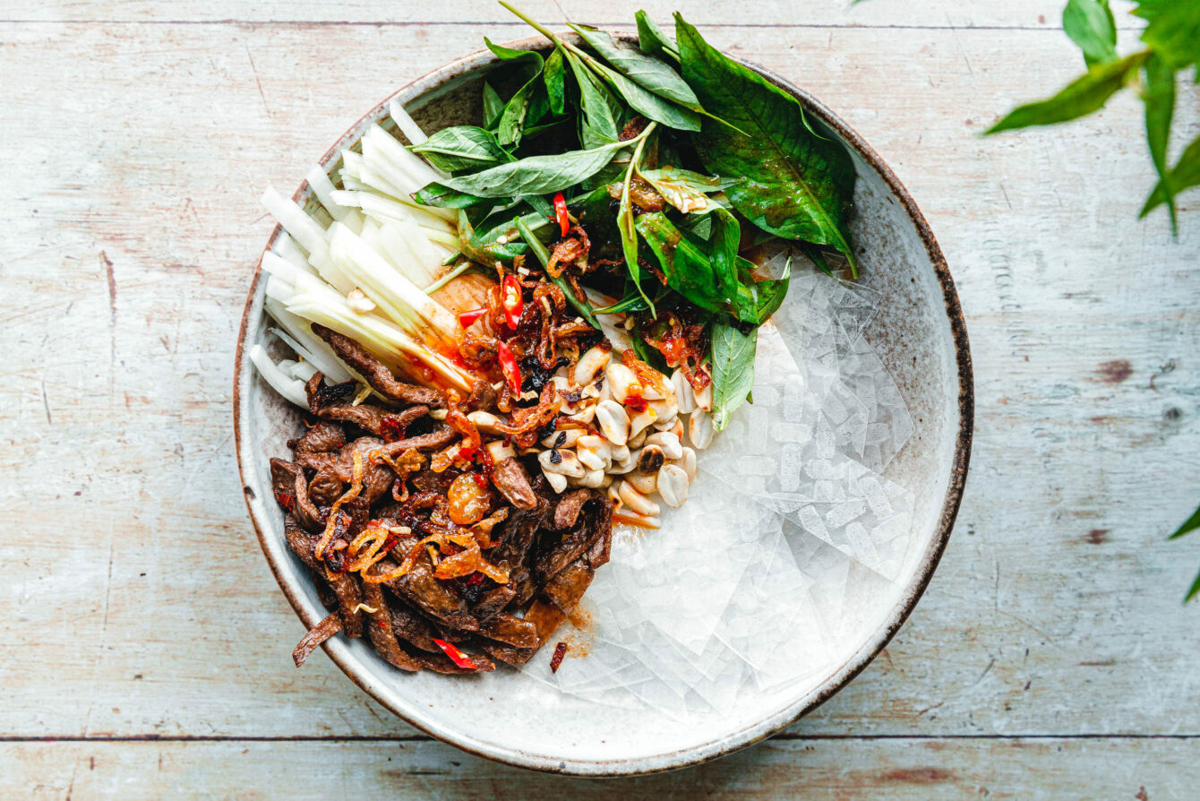 Bánh Tráng Trộn – vietnamesischer Reispapiersalat