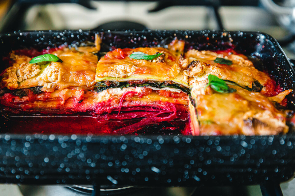 Sommerliche Regenbogen-Gemüselasagne