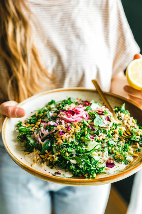 Schneller Falafelsalat mit Tahin-Dressing