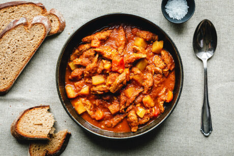 Deftige vegane Gulaschsuppe